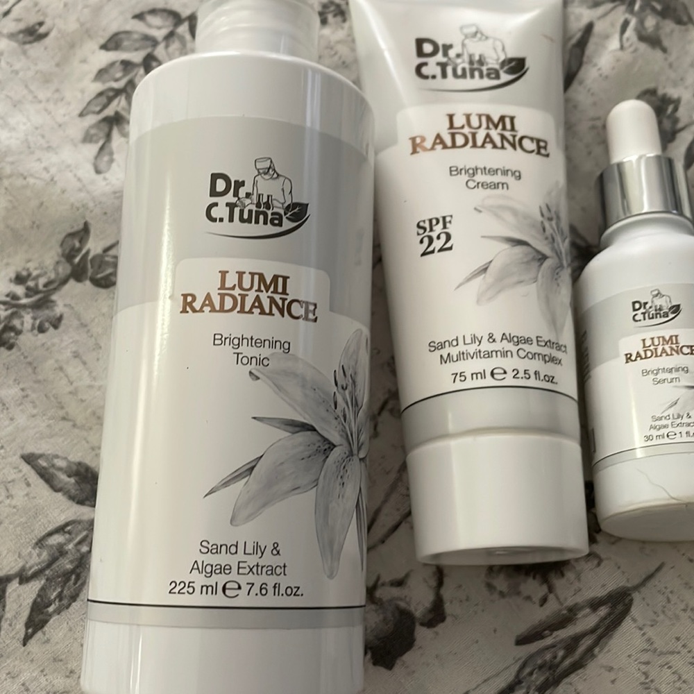 COPY - Farmasi Dr Tuna Lumi Radiance line